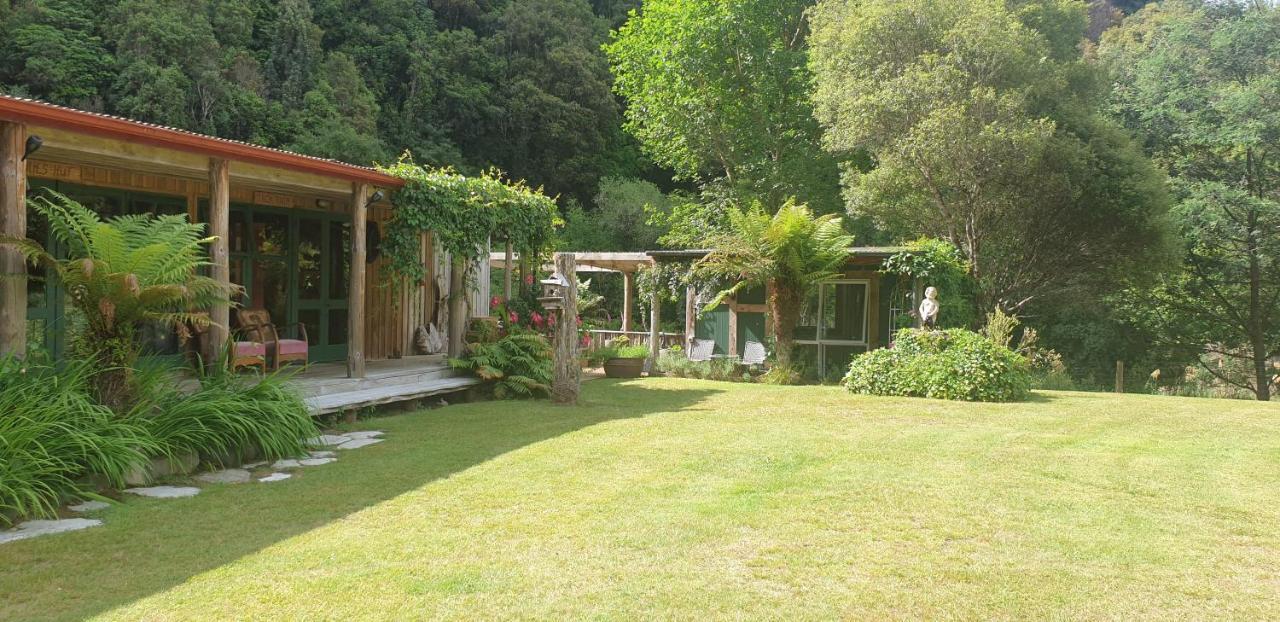 Blackfern Lodge Waimiha Exterior foto