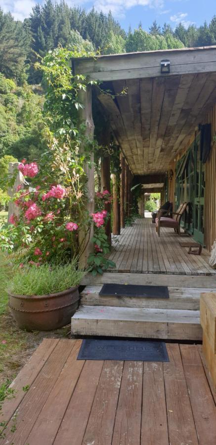 Blackfern Lodge Waimiha Exterior foto